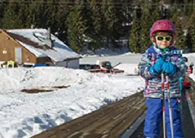 Endant qui remonte la piste de ski en tapis roulant a la bresse dans les Vosges à Wiidoo Gliss